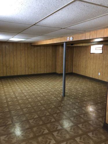 2036 69 St, Chicago IL 60649-1614 exterior