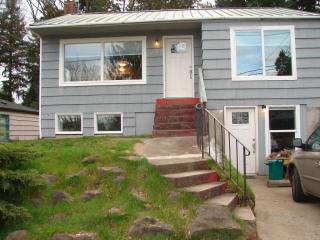 10018 8th Ave, Seattle WA  98177-5102 exterior