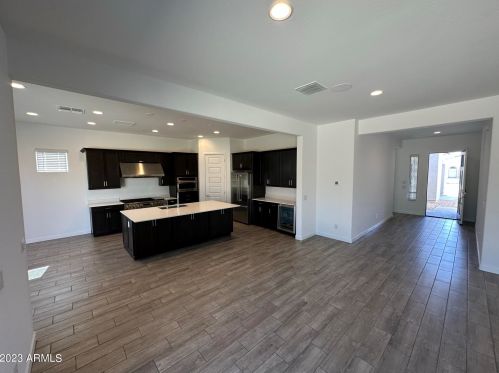 32735 22nd Dr, Phoenix AZ  85085 exterior