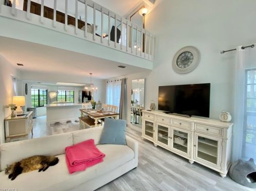 871 Meadowland Dr, Naples, FL 34108-2507