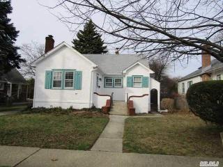 36 Stuyvesant Ave, North Merrick, NY 11566-3404