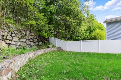 47 Gilbert St, Derby CT 06418-2015 exterior