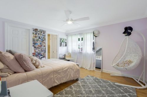 619 Neapolitan Way, Naples FL 34103-8502 exterior