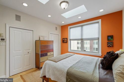 1023 19 St, Philadelphia PA 19146-2938 exterior