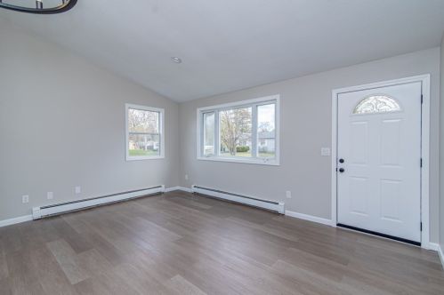 105 Joan St, Springfield MA  01129-1533 exterior