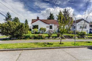 7556 13th Ave, Seattle WA  98106-2031 exterior