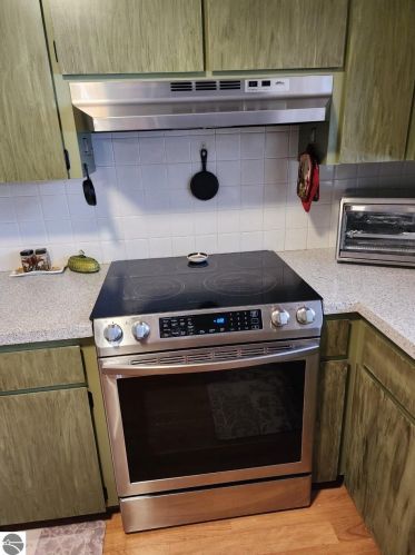 740 Witbeck Dr, Clare MI 48617-9721 exterior