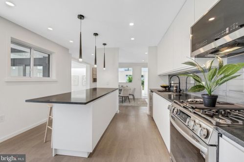 6107 Benalder Dr, Bethesda MD  20816-1007 exterior