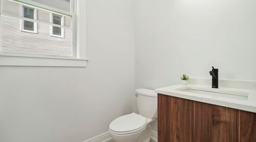 1837 Mozart St, Chicago IL 60647-5111 exterior