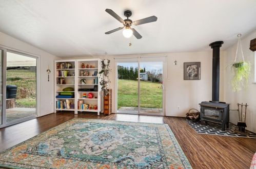 4643 Mckee Dr, Pittsburgh PA  15236-2445 exterior