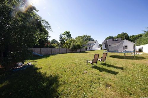 10 21st St, Huntington Station NY  11746-3259 exterior