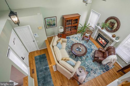 7513 Cross Gate Ln, Alexandria VA 22315-4619 exterior