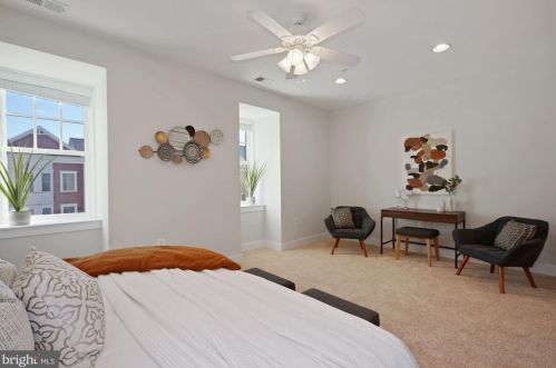 724 Diamond Ave, Alexandria VA 22301-1748 exterior