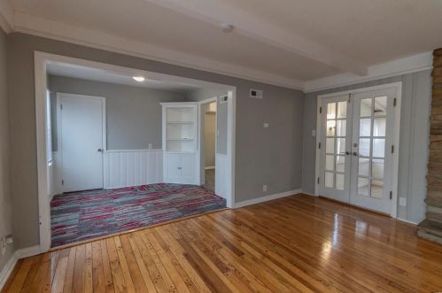 11836 Lusher Rd, Saint Louis, MO 63138-1227