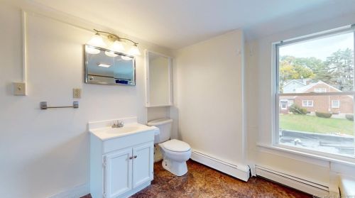 226 Farmington Ave, New Britain CT 06053-2932 exterior