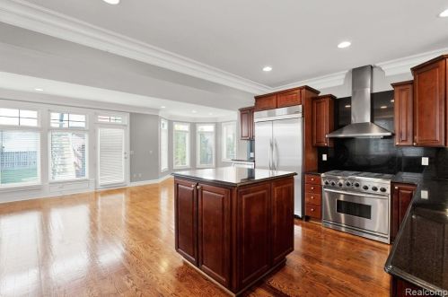 855 Bennaville Ave, Bham MI  48009-3668 exterior