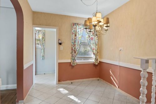 2320 Tenbroeck Ave, Bronx NY 10469-5308 exterior