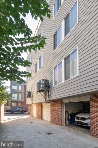 1195 21st St, Philadelphia PA  19146-0028 exterior