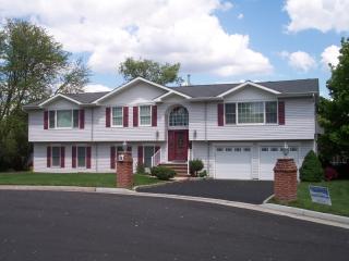 24 Kent St, Piscataway, NJ 08854-4757