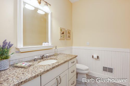 4424 Whitewood Farms Dr, Grand Rapids MI 49525-3487 exterior