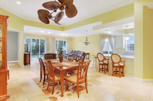 11269 Northland Dr, Fort Pierce FL 34987-1942 exterior