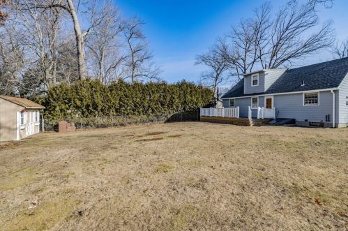 96 Rhinebeck Ave, Springfield, MA 01129-1729