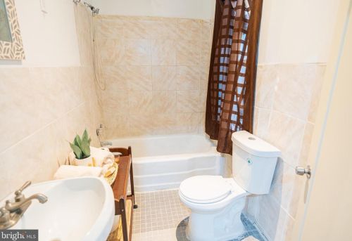 817 9 St, Camden NJ 08103-2603 exterior