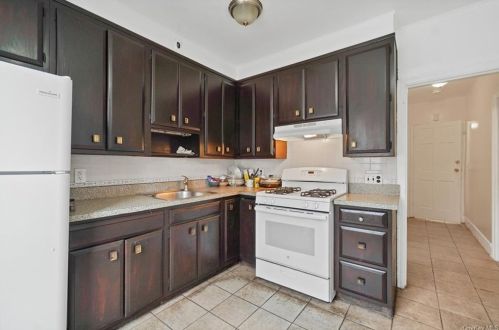 214 Prospect Ave, Mount Vernon NY 10550-2349 exterior