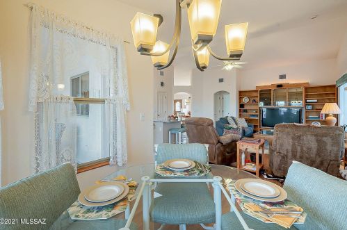 2621 Peter Seward Dr, Tucson AZ 85745-9611 exterior