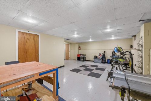 11 Revere Ct, Trenton NJ 08628-3610 exterior