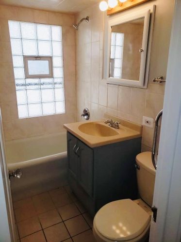 6431 Richmond St, Chicago IL  60645-4201 exterior