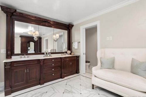 200 Byram Shr Rd, Greenwich CT 06830-6928 exterior