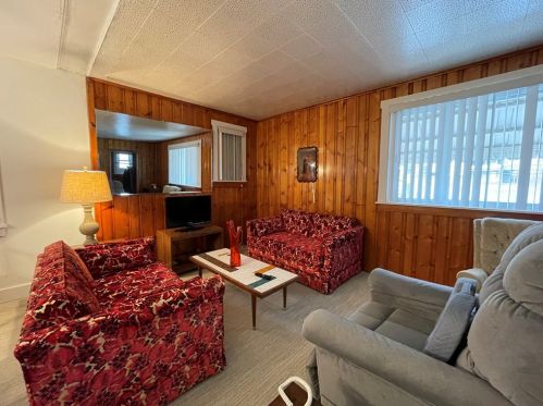 2436 Woodstock Ave, Pittsburgh PA 15218-2631 exterior