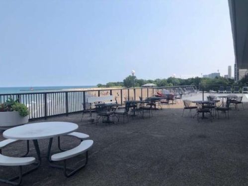 5855 Sheridan Rd, Chicago IL  60660-3816 exterior