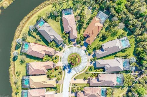 6517 Roma Way, Naples FL 34113-1721 exterior