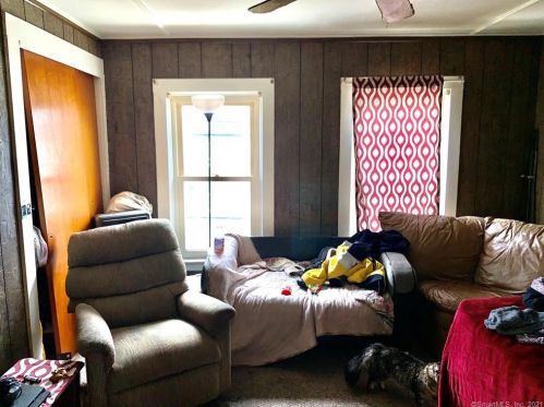 59 Mechanic St, Killingly CT 06239-2829 exterior