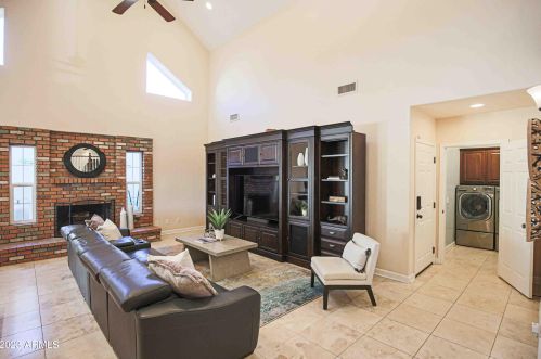 902 Claremont St, Phoenix AZ  85013-1360 exterior