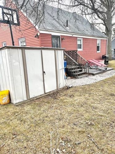 9 Warren Ln, Windsor, CT 06095-4456