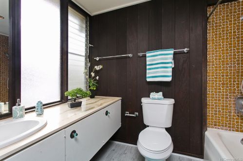 1263 Ala Pili Loop, Honolulu HI  96818-1633 exterior