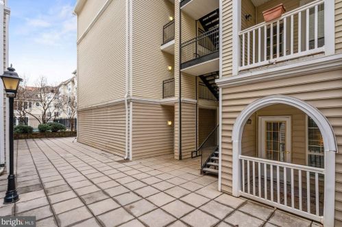 4550 Strutfield Ln, Alexandria, VA 22311-4965