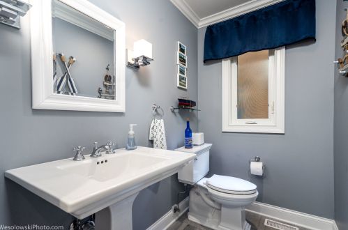 6908 Tonty Ave, Chicago IL 60646-1337 exterior