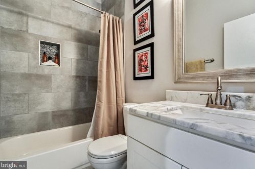 8708 Camden St, Alexandria VA 22308-2318 exterior