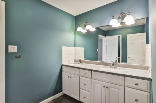 10101 Courtwick Dr, Saint Louis MO 63128-1613 exterior