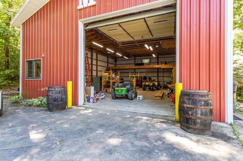 6243 Robertson Rd, Middlevle MI 49333-8731 exterior