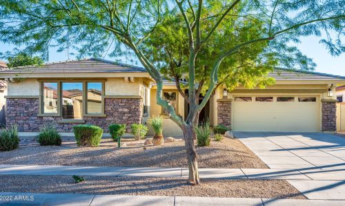 1821 Aloe Vera Dr, Phoenix, AZ 85085-8054