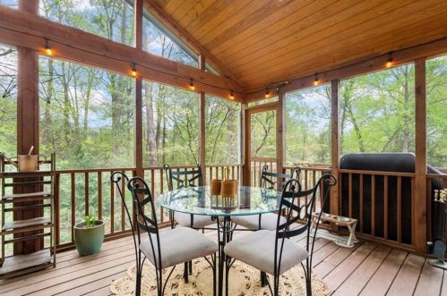 2122 Belvedere Dr, Atlanta GA  30318-1704 exterior