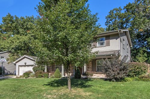 2304 Hickory Point Dr, Kalamazoo, MI 49024-3304