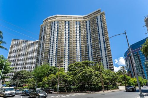 469 Ena Rd, Honolulu HI  96815-1749 exterior