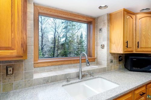 3634 1 St, Duluth MN 55802-1516 exterior