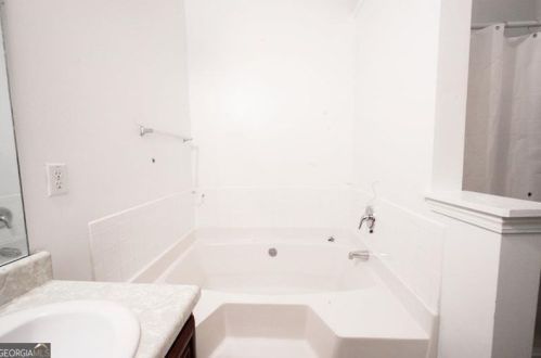 1942 Eshelman Ct, Atlanta GA  30349-7518 exterior